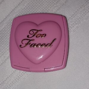 Too Faced Love 16 Hr Pink Blush Compact